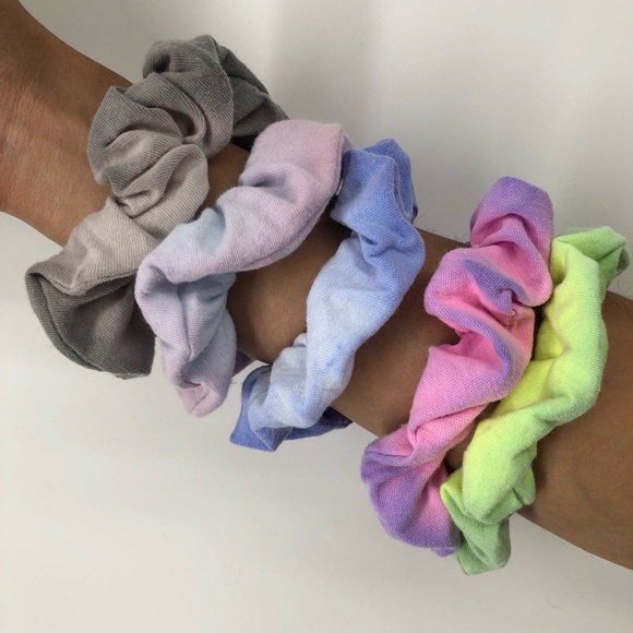 🔥FREE "TOUCH ME & DYE" Scrunchie - Picture 3 of 8